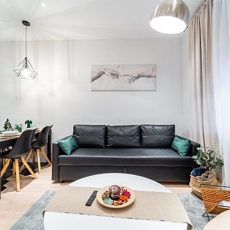 Edsam Madrid Apartments Black Dış mekan fotoğraf