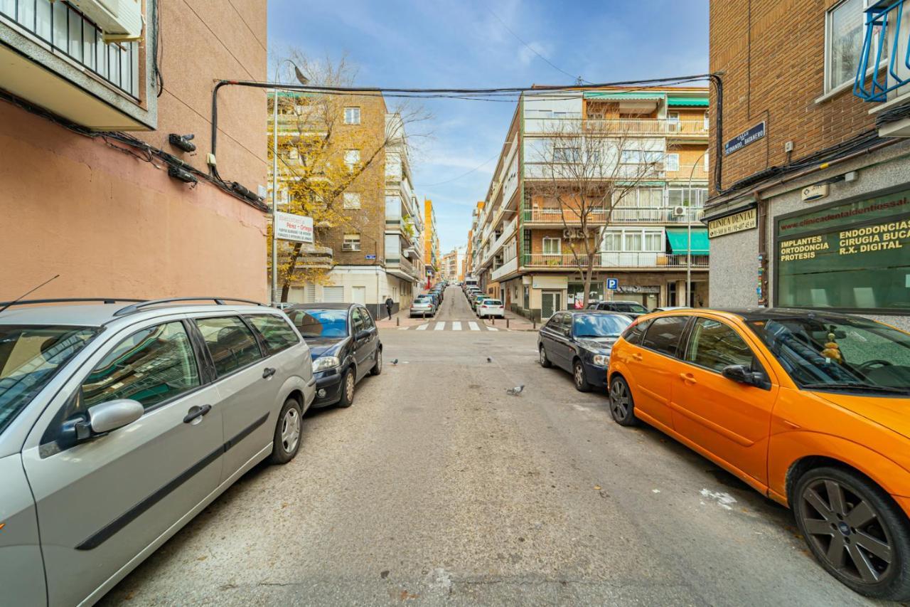 Edsam Madrid Apartments Black Dış mekan fotoğraf