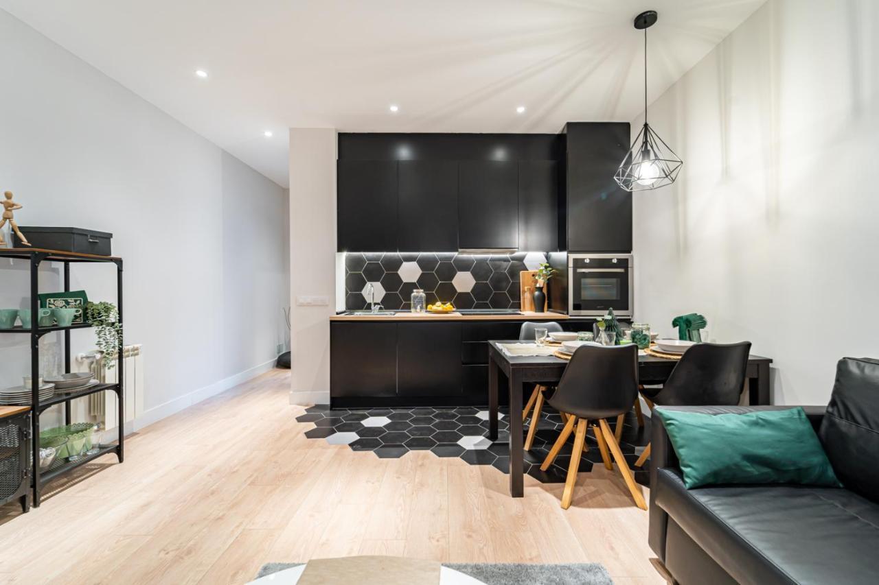 Edsam Madrid Apartments Black Dış mekan fotoğraf