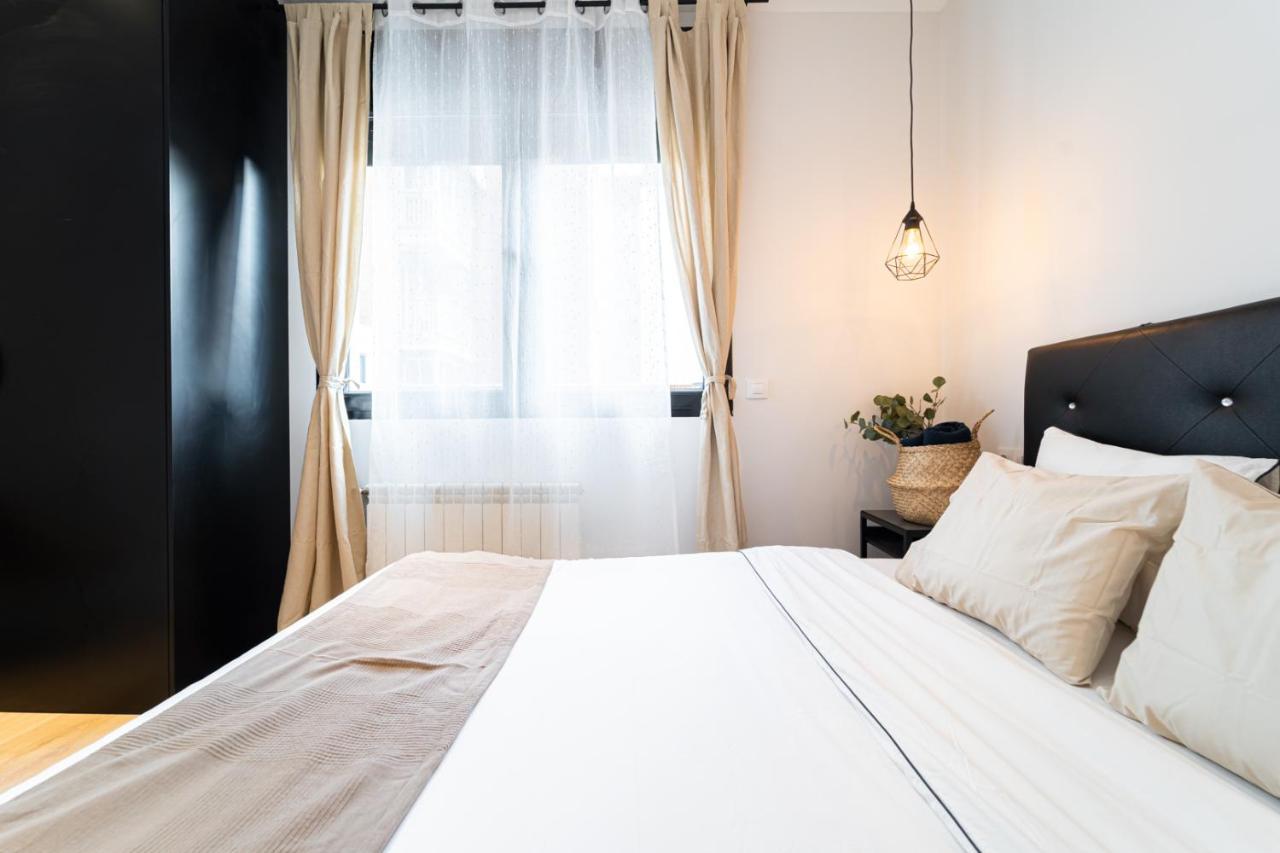 Edsam Madrid Apartments Black Dış mekan fotoğraf