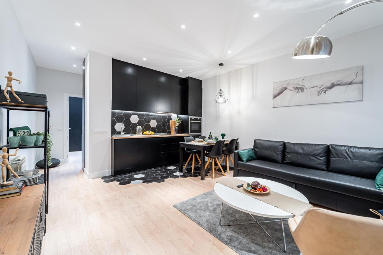 Edsam Madrid Apartments Black Dış mekan fotoğraf
