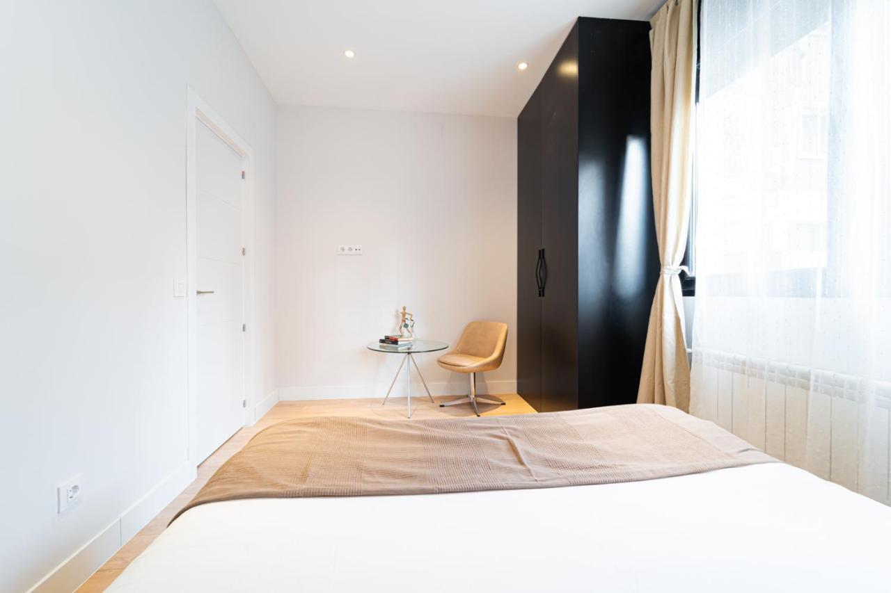 Edsam Madrid Apartments Black Dış mekan fotoğraf