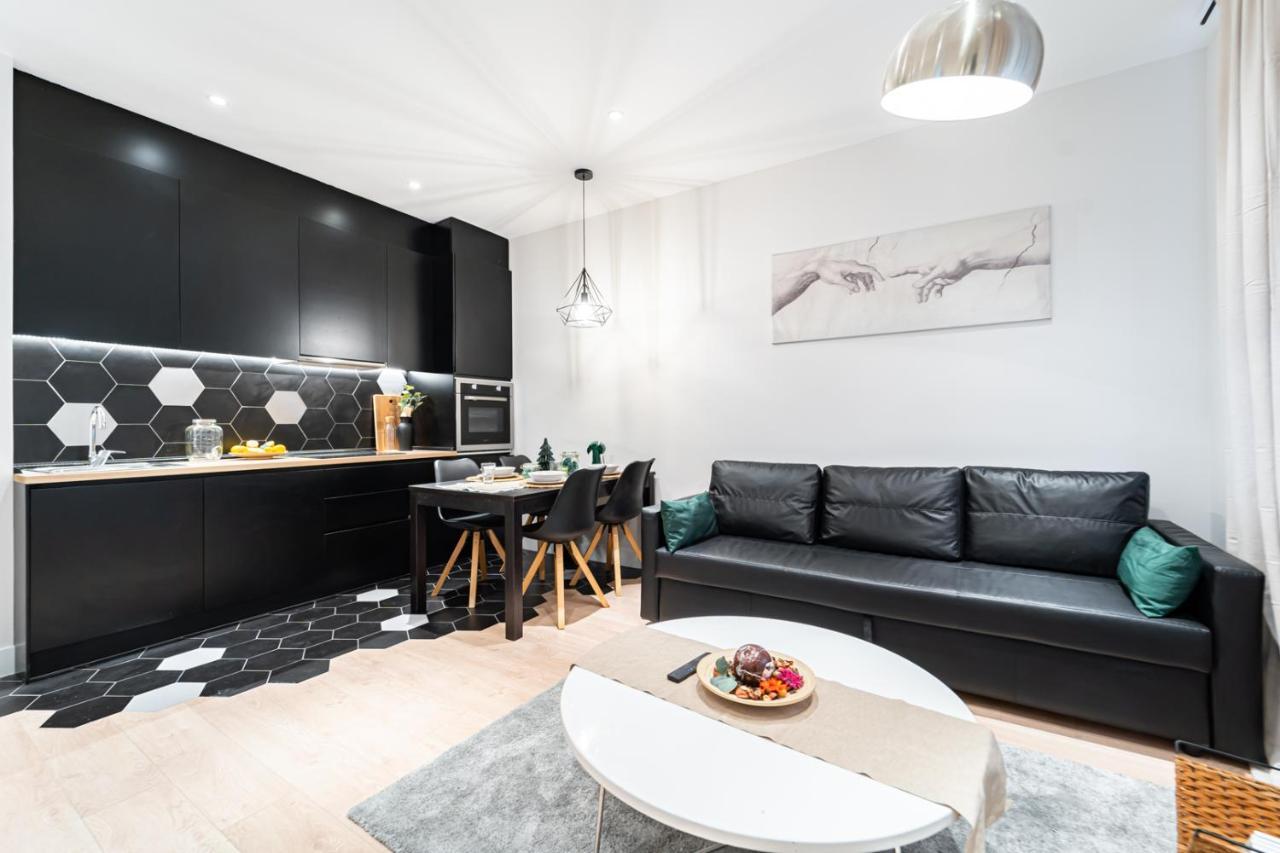 Edsam Madrid Apartments Black Dış mekan fotoğraf