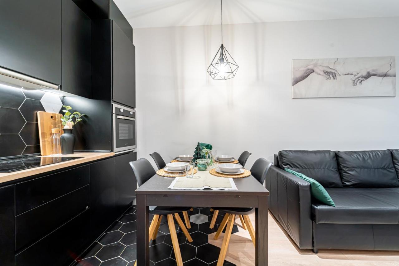 Edsam Madrid Apartments Black Dış mekan fotoğraf