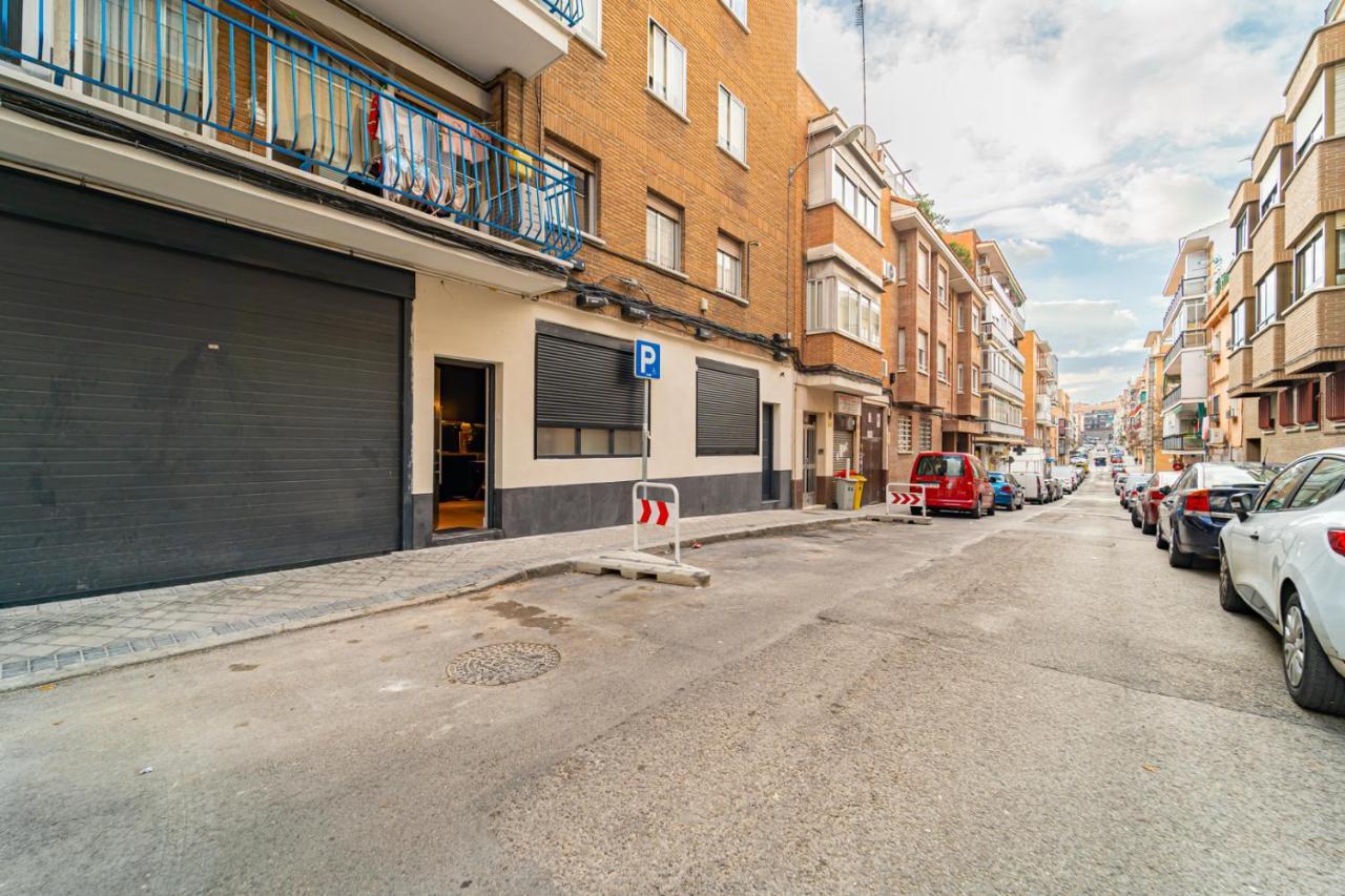 Edsam Madrid Apartments Black Dış mekan fotoğraf